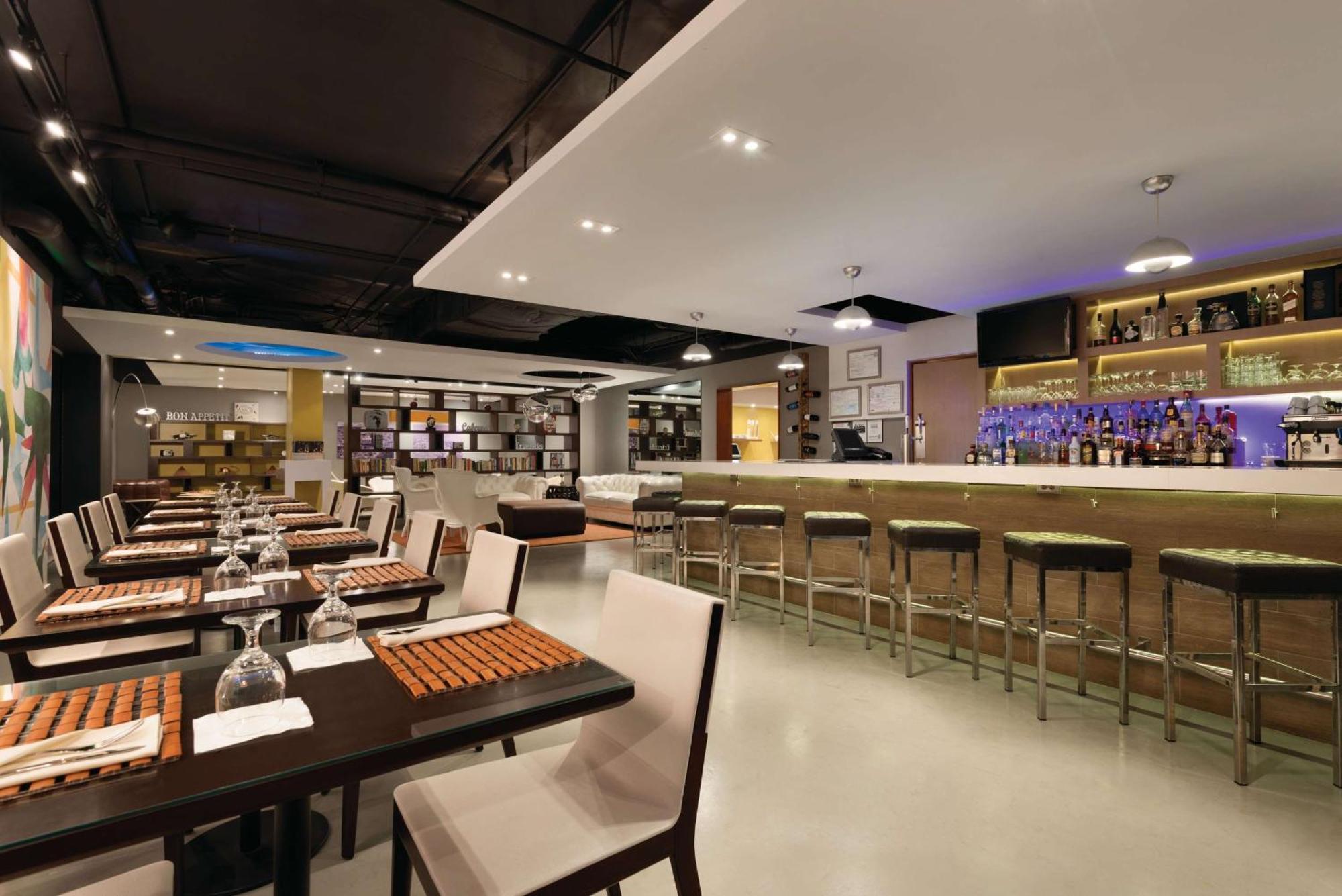 Tryp By Wyndham Isla Verde San Juan Exterior photo