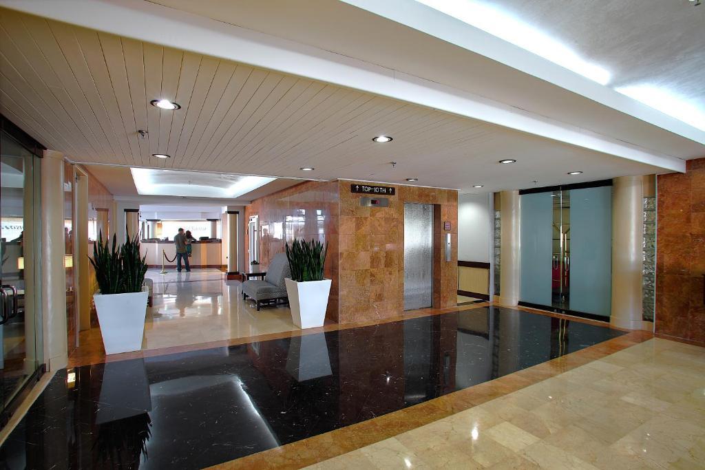 Tryp By Wyndham Isla Verde San Juan Exterior photo