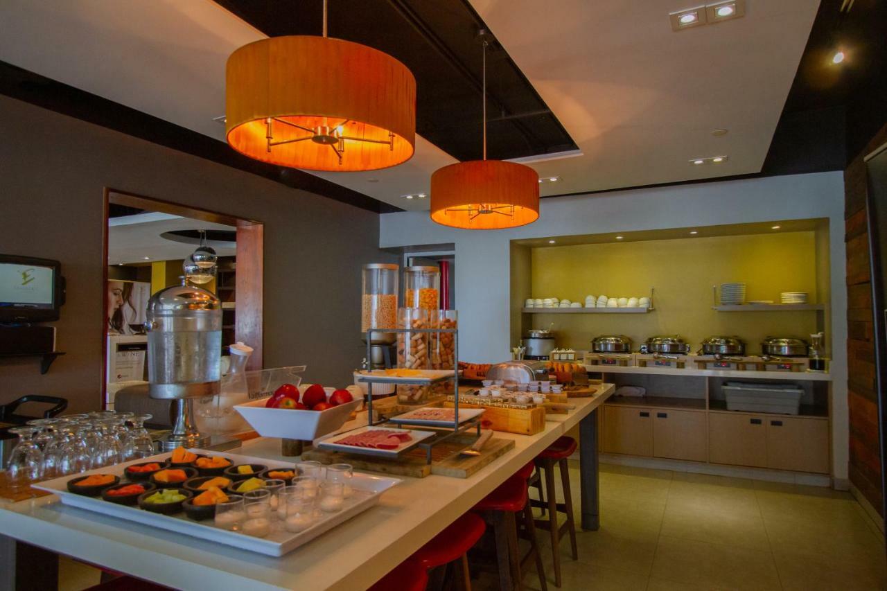 Tryp By Wyndham Isla Verde San Juan Exterior photo